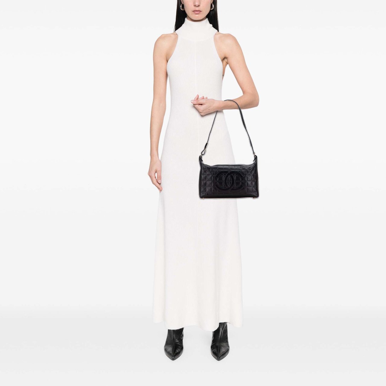 Chanel Medium Lambskin Chocolate Bar Shoulder Bag Zwart