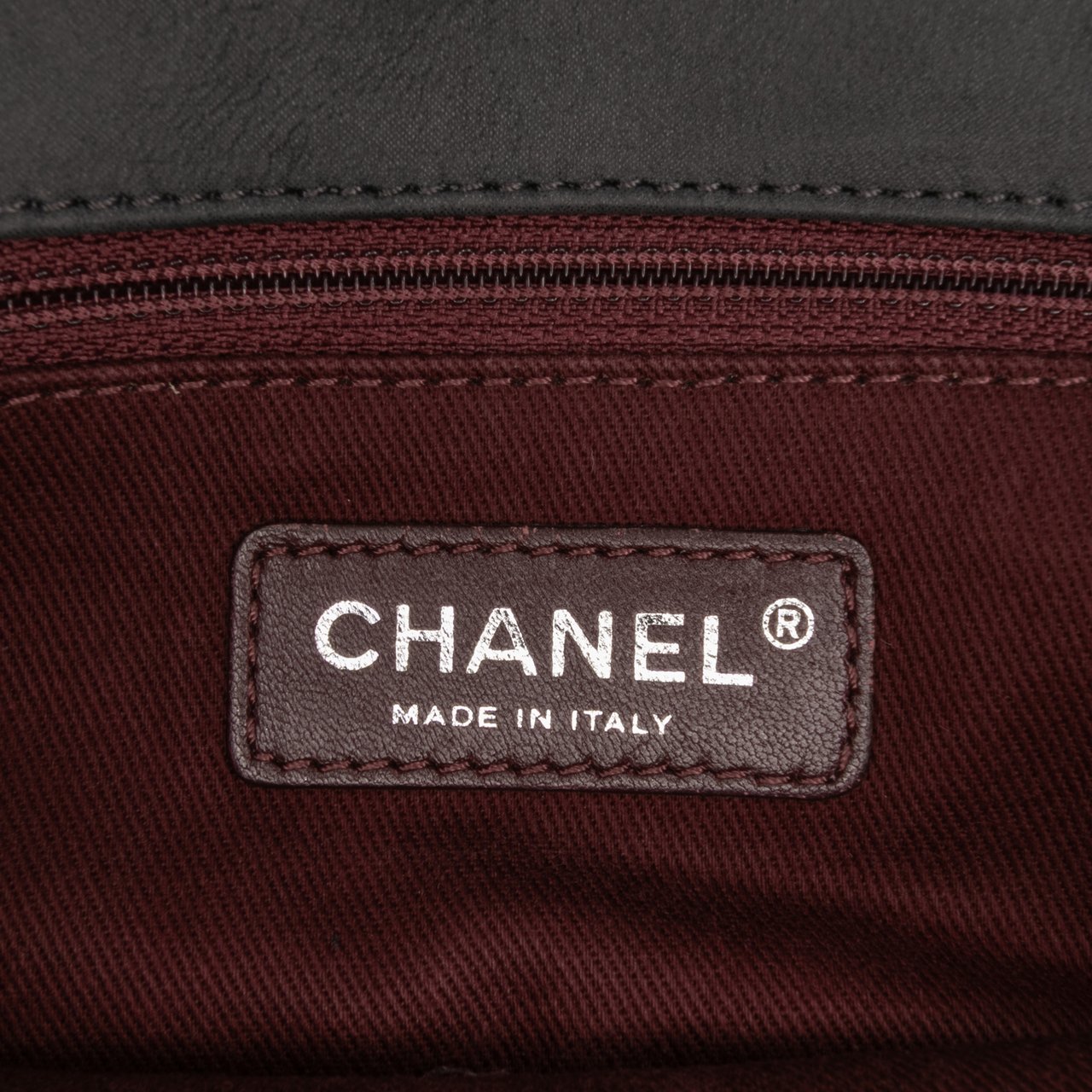 Chanel Small Diamond Embossed Calfskin New Chic Flap Grijs