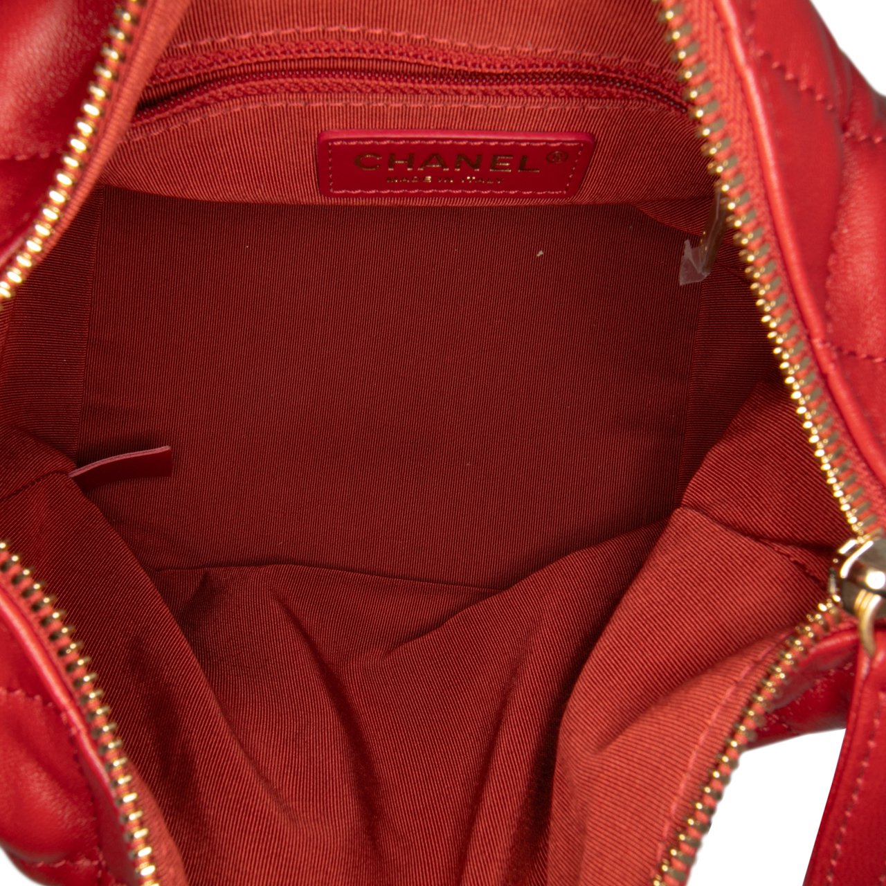 Chanel Small Quilted Lambskin Perfect Meeting Hobo Rood