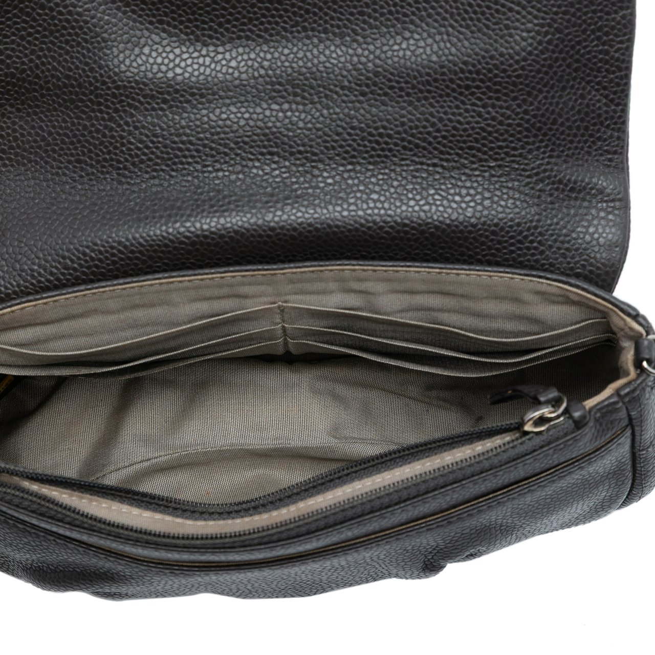 Chanel CC Caviar Half Moon Wallet on Chain Grijs