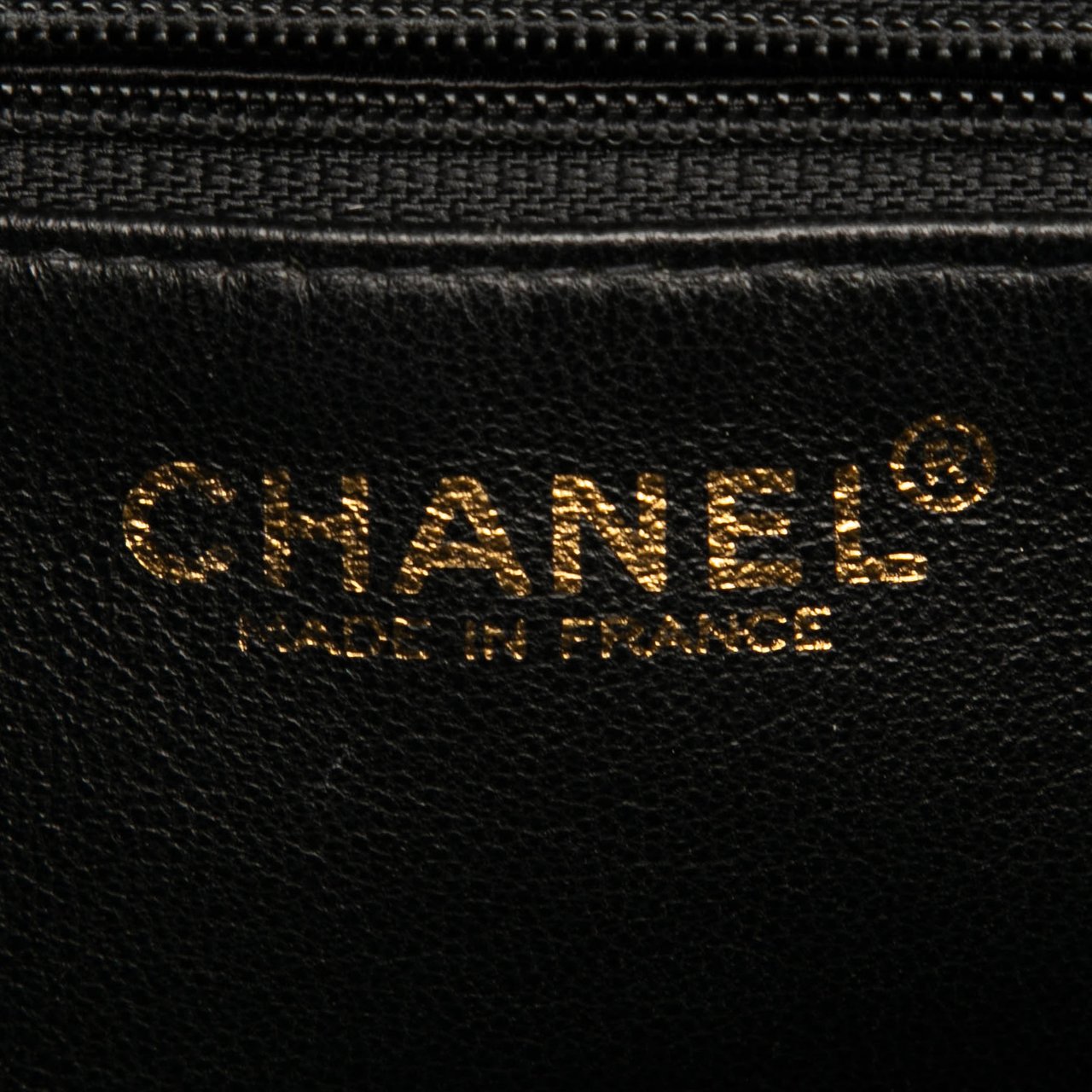 Chanel Caviar Medallion Tote Zwart