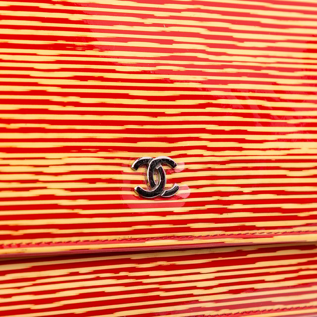 Chanel Patent Striped Wallet On Chain Oranje