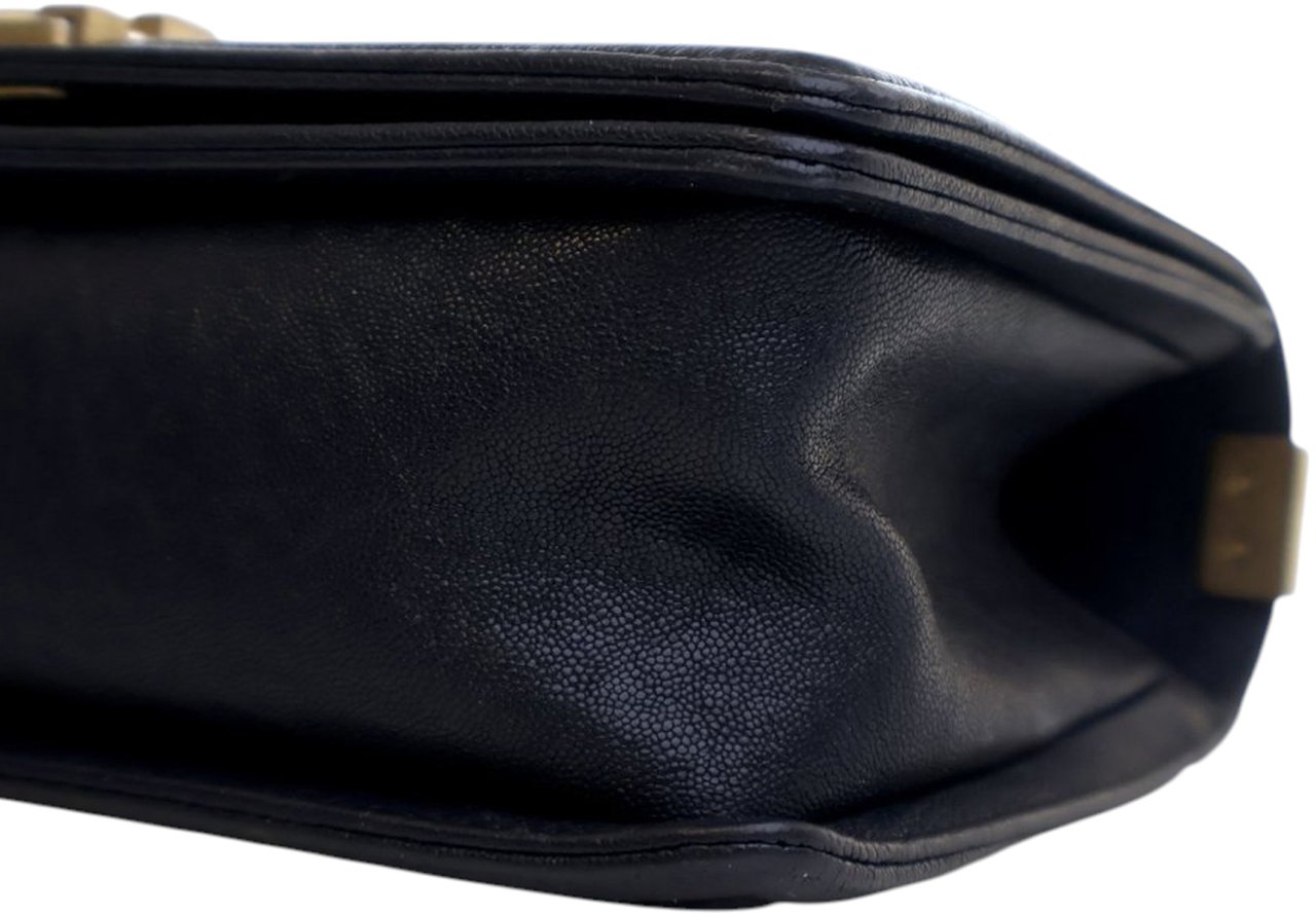 Chanel Old Medium Quilted Caviar Boy Flap Blauw