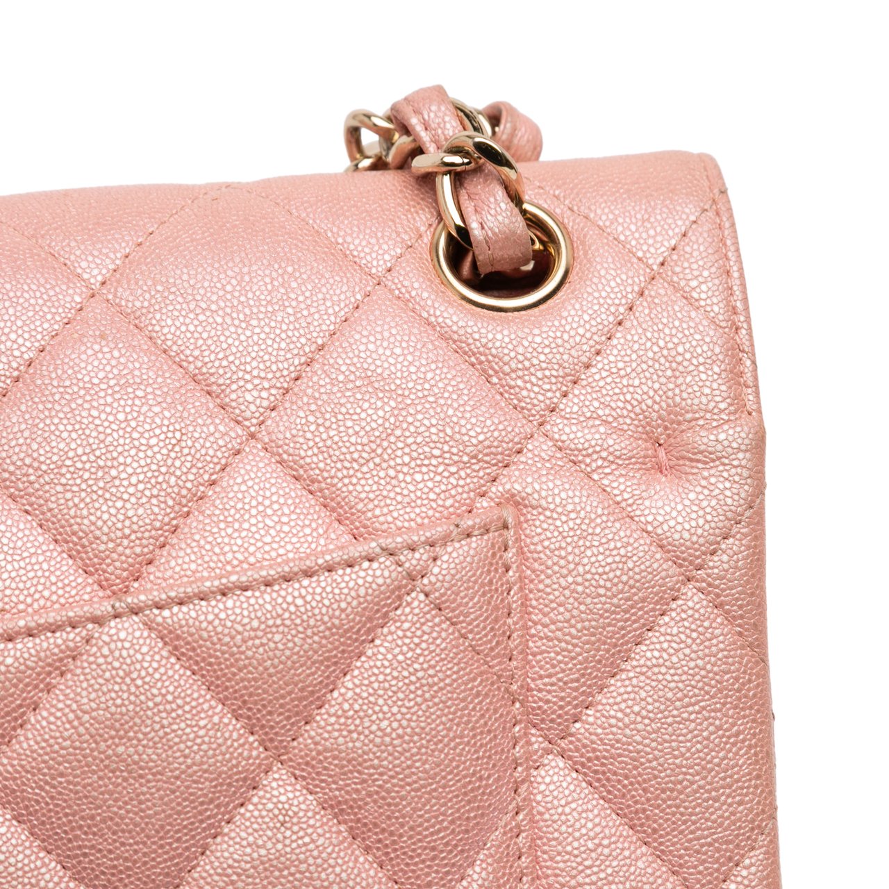 Chanel Jumbo Classic Iridescent Caviar Double Flap Roze