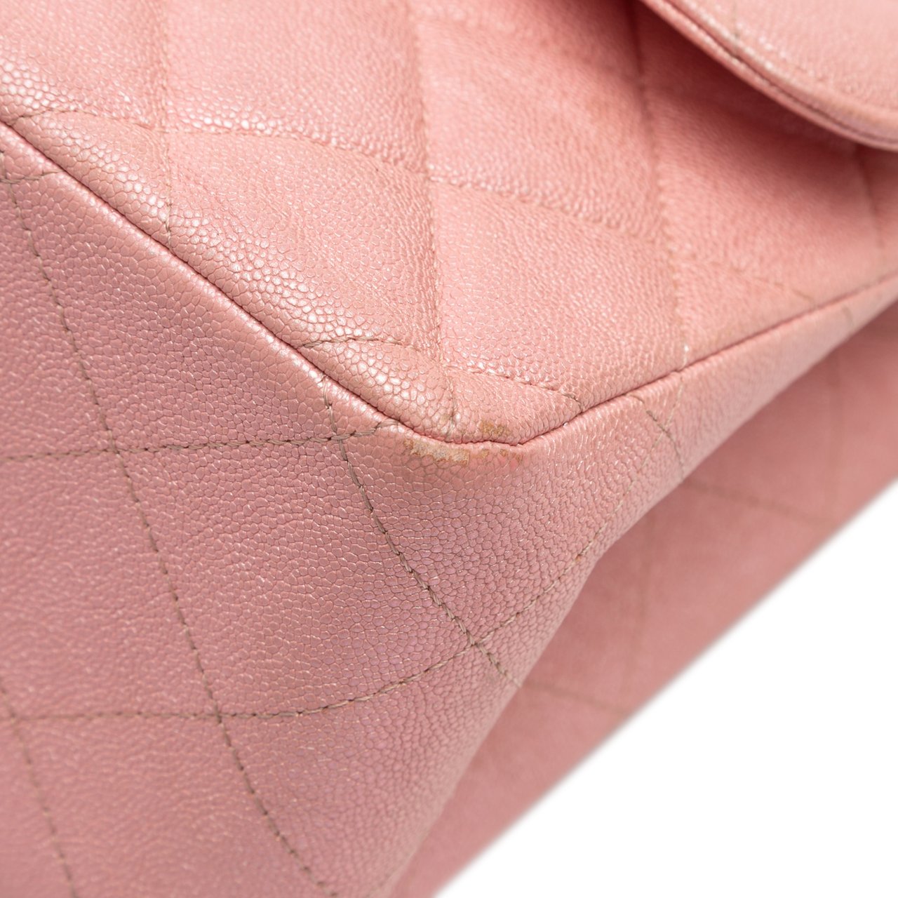 Chanel Jumbo Classic Iridescent Caviar Double Flap Roze