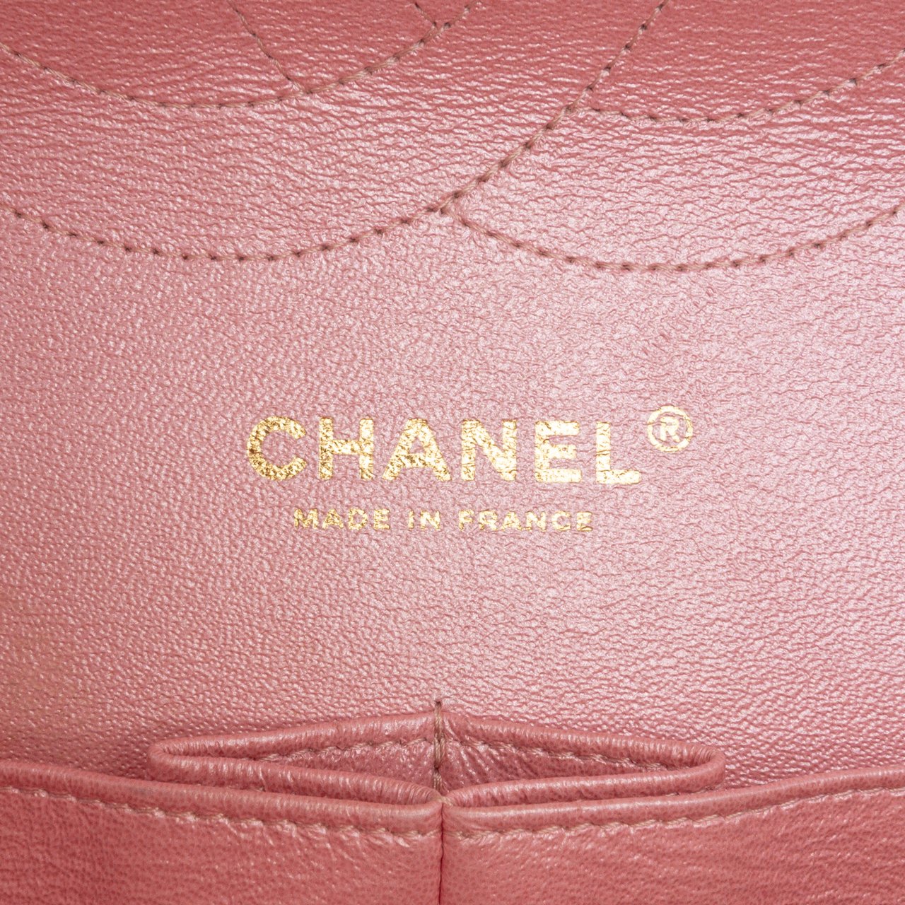 Chanel Jumbo Classic Iridescent Caviar Double Flap Roze
