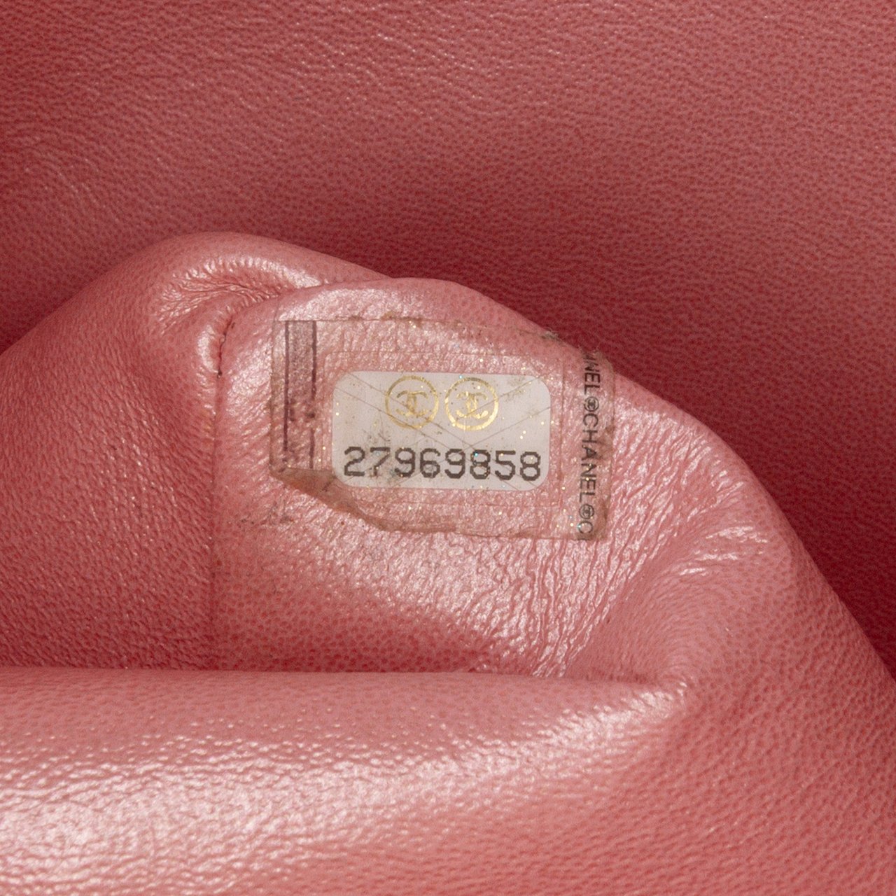 Chanel Jumbo Classic Iridescent Caviar Double Flap Roze