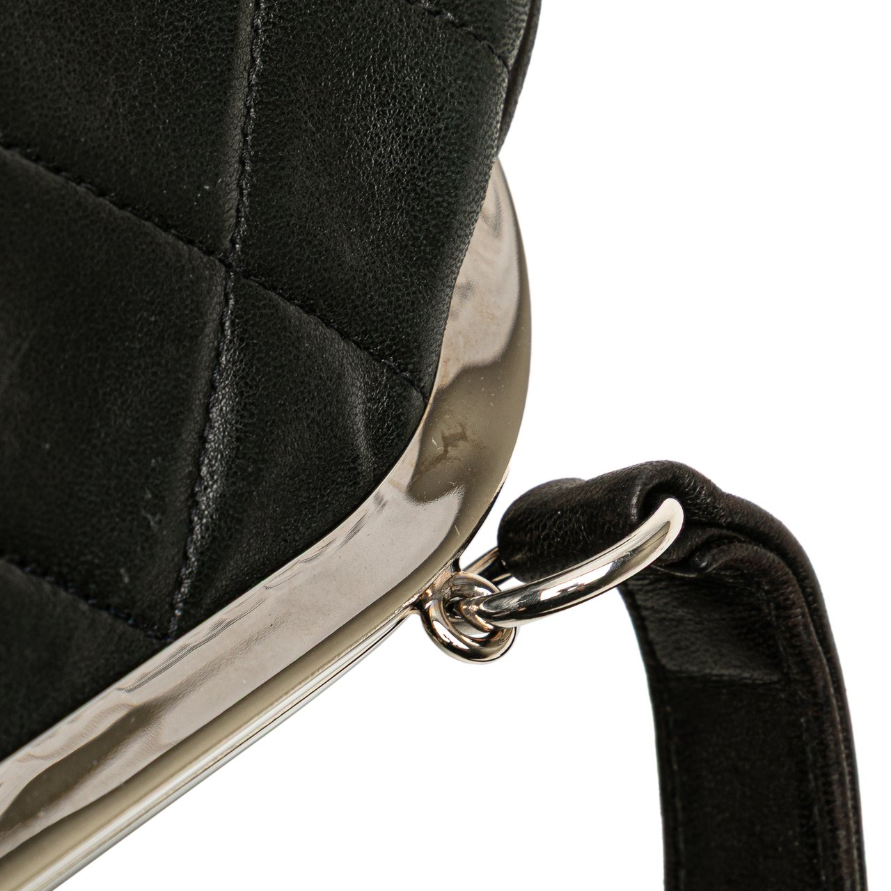 Chanel CC Quilted Lambskin Kiss Lock Frame Top Handle Bag Zwart