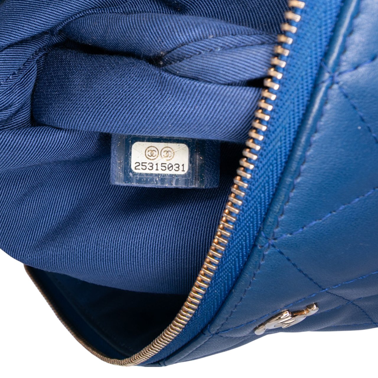 Chanel Large Quilted Lambskin O Case Clutch Blauw