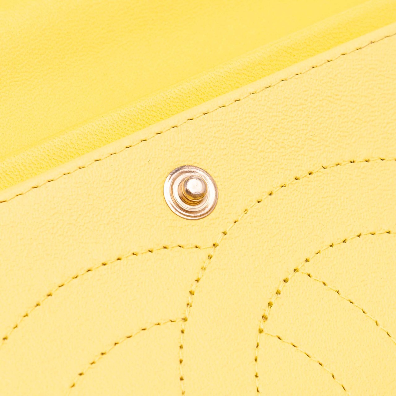 Chanel Jumbo Classic Lambskin Double Flap Geel