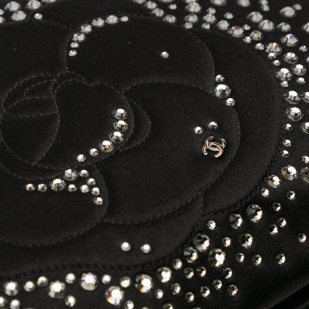 Chanel Satin Diamante Camellia Clutch with Chain Zwart