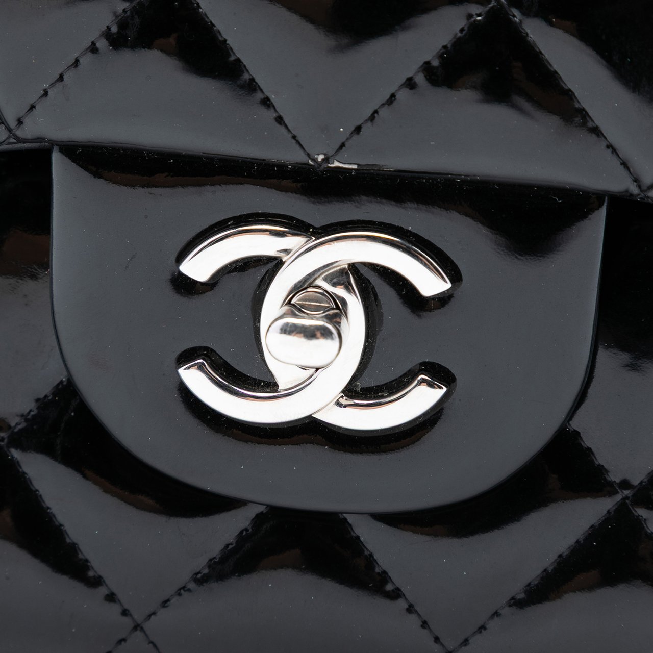 Chanel Jumbo Classic Patent Double Flap Zwart