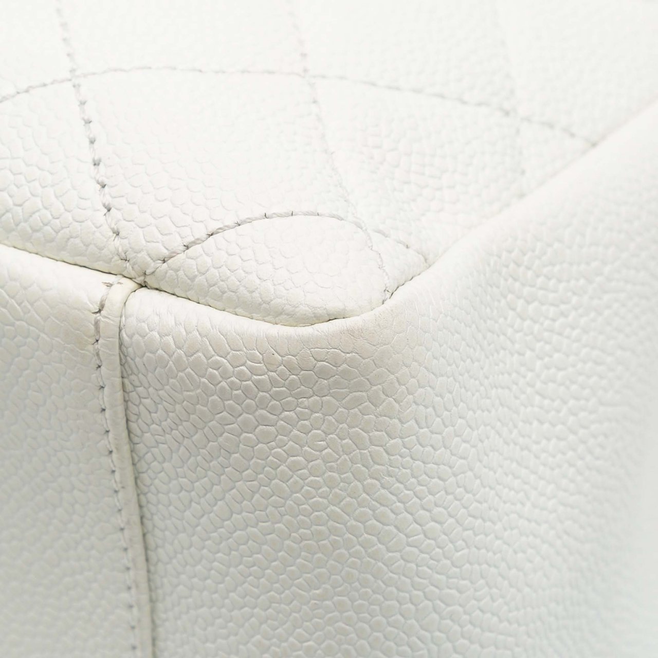 Chanel Caviar Grand Shopping Tote Wit