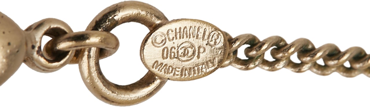 Chanel Gold Plated Enamel Camelia Pendant Necklace Goud