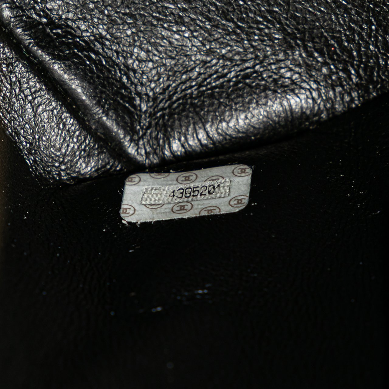 Chanel Caviar Medallion Tote Zwart