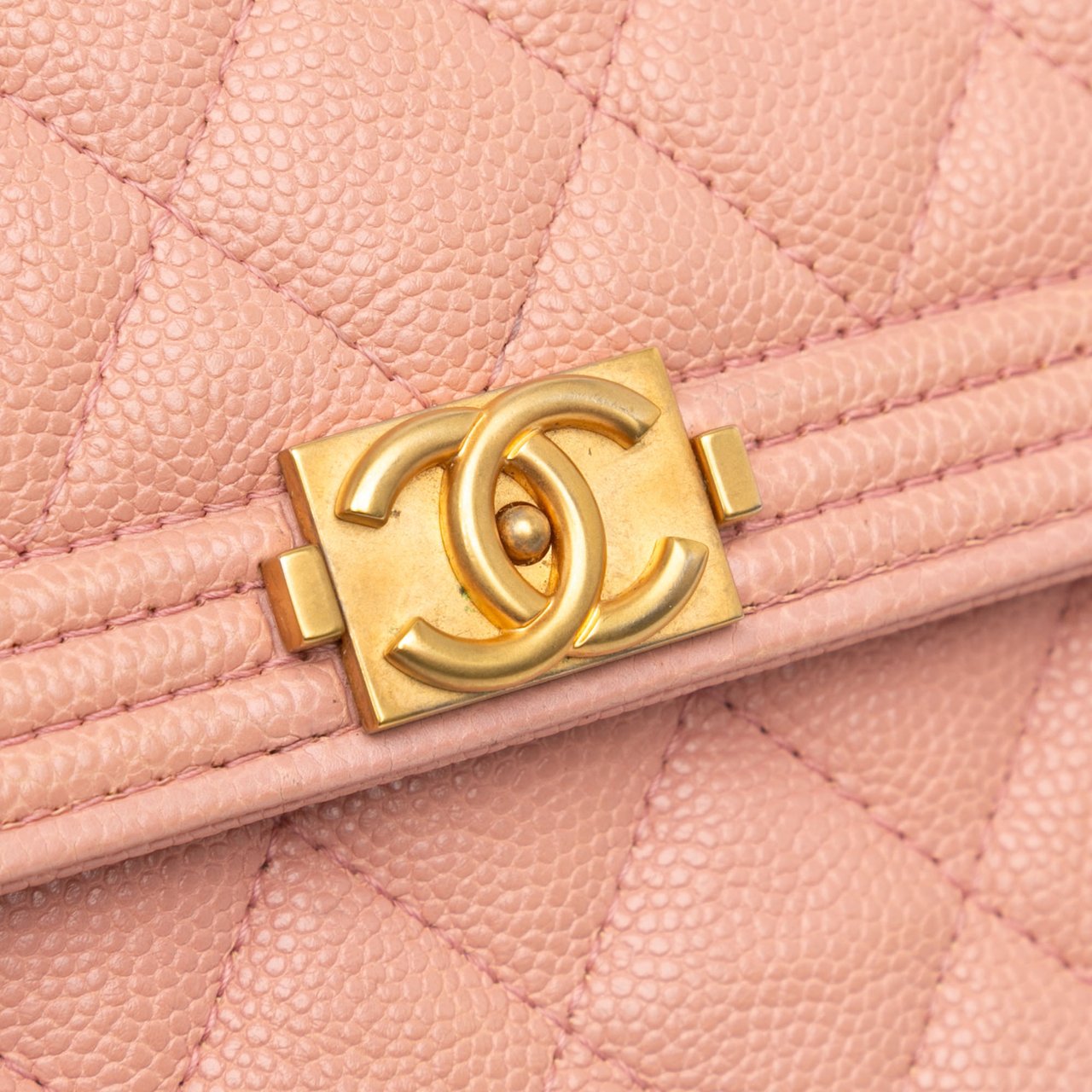 Chanel Quilted Caviar Square Boy Wallet On Chain Roze