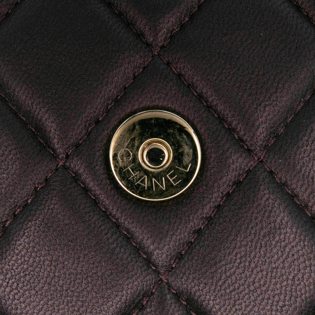 Chanel CC Quilted Iridescent Lambskin Top Handle Flap Clutch With Chain Rood
