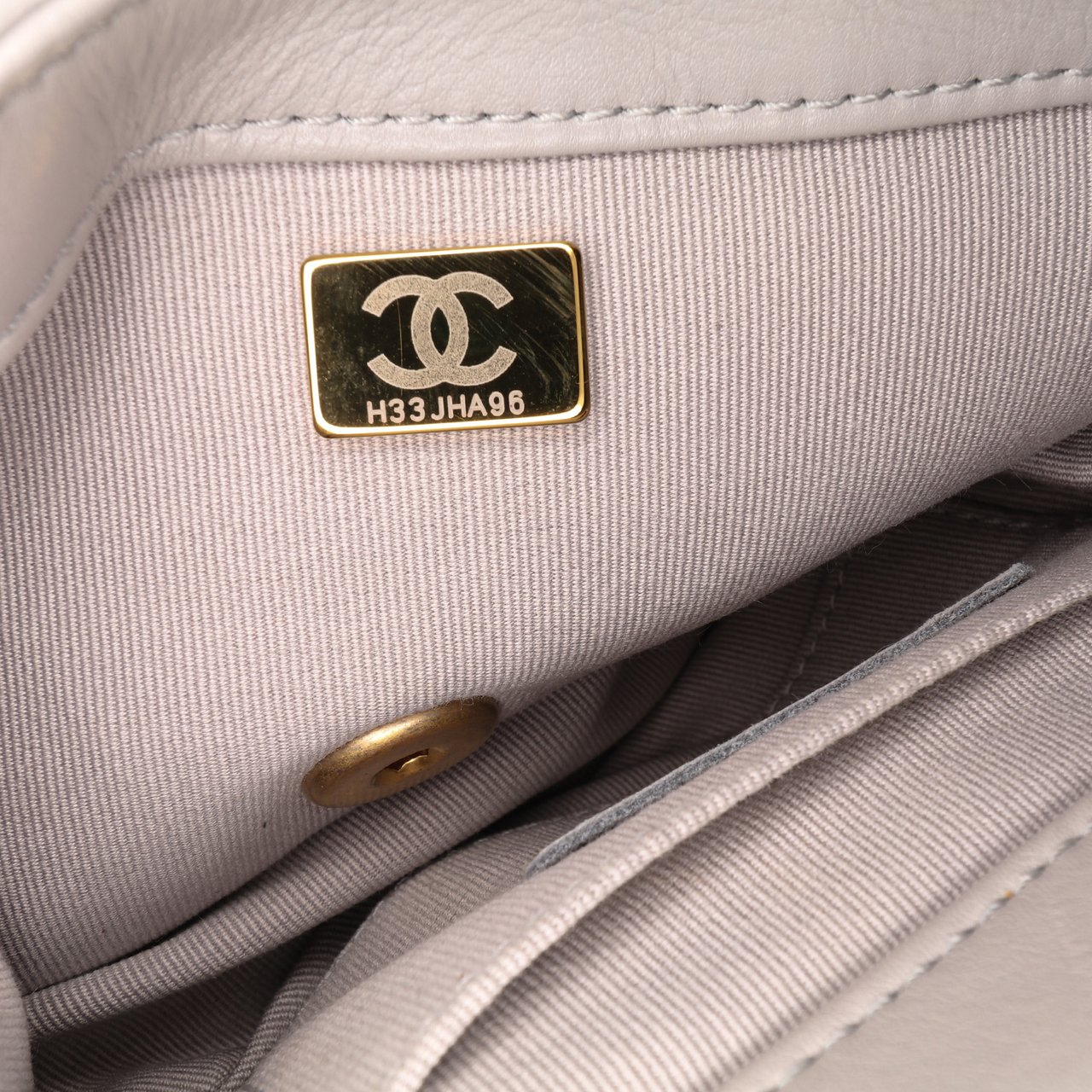 Chanel CC Quilted Lambskin Rounded Flap Grijs