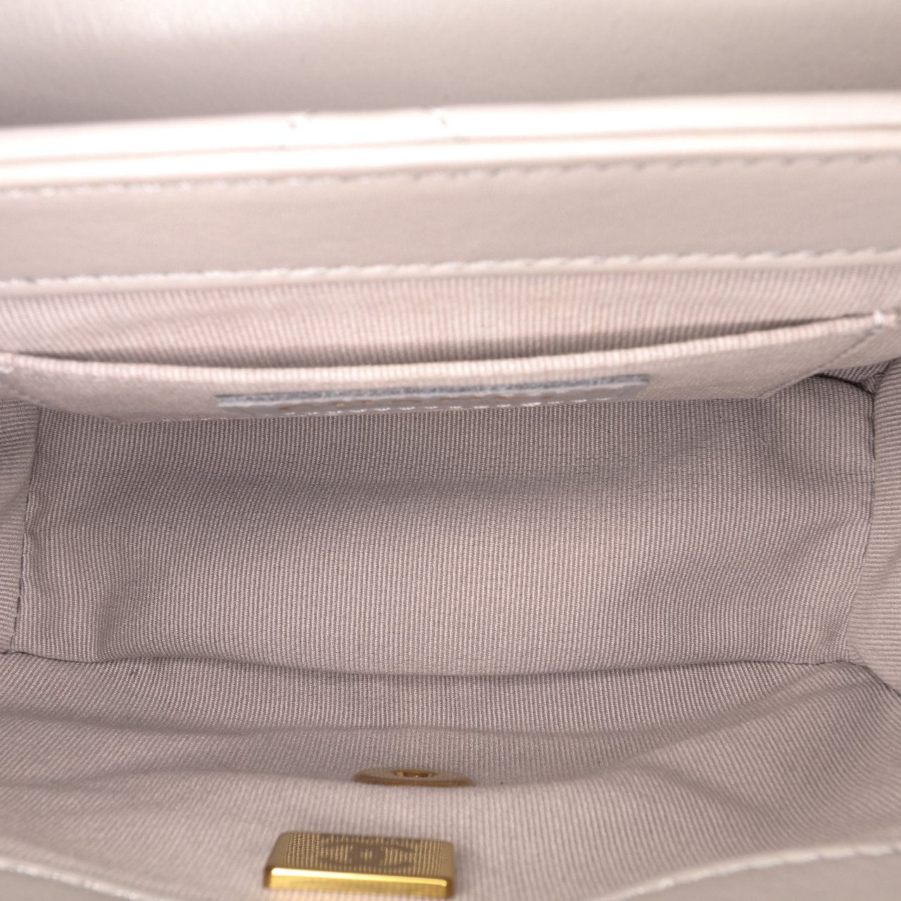 Chanel CC Quilted Lambskin Rounded Flap Grijs