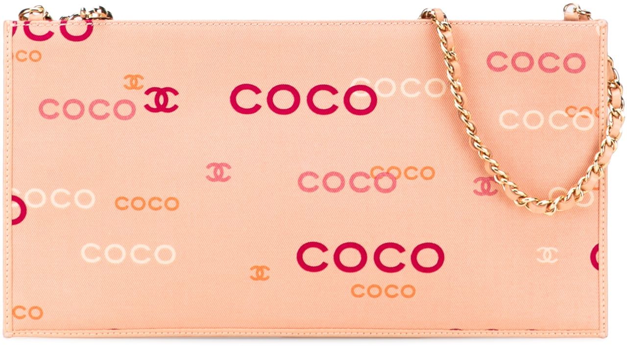 Chanel Canvas Coco Chain Pochette Roze