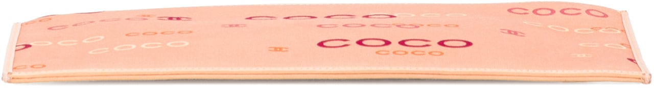 Chanel Canvas Coco Chain Pochette Roze