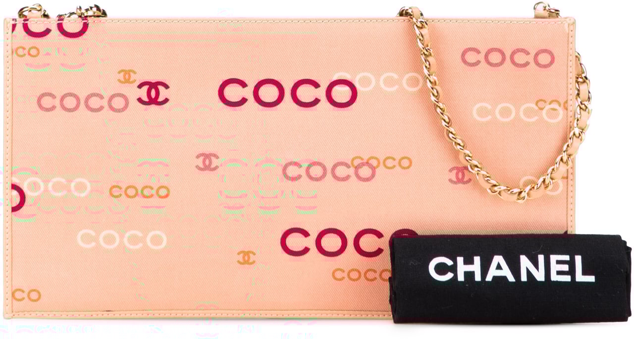 Chanel Canvas Coco Chain Pochette Roze