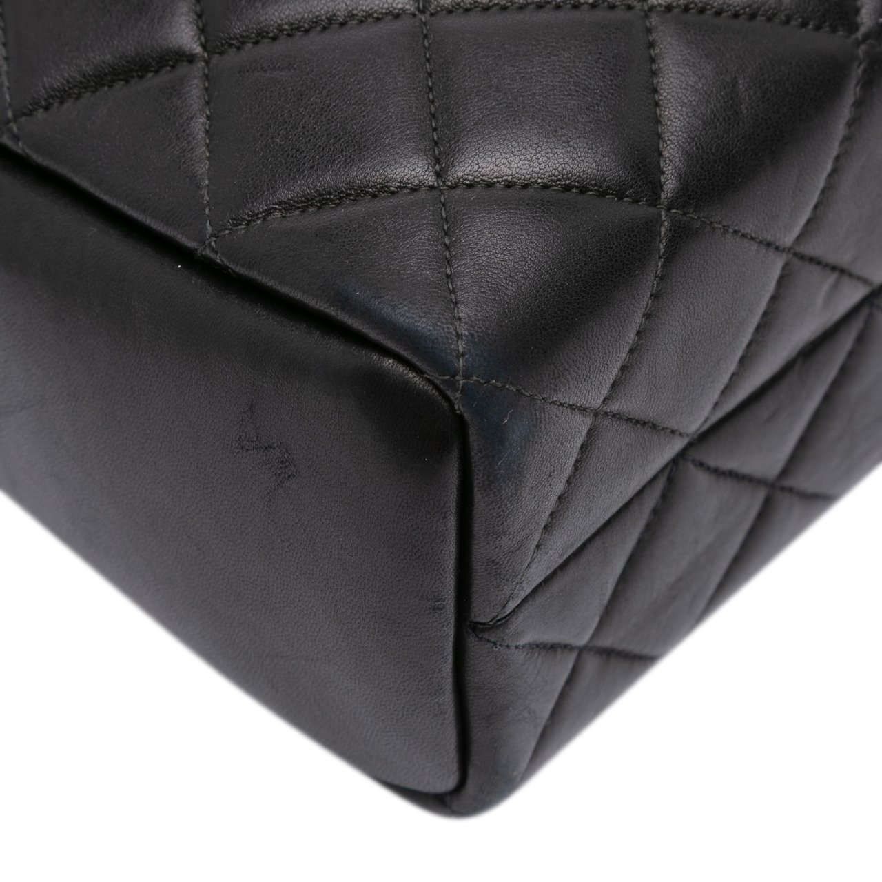 Chanel Quilted Lambskin Shoulder Bag Zwart
