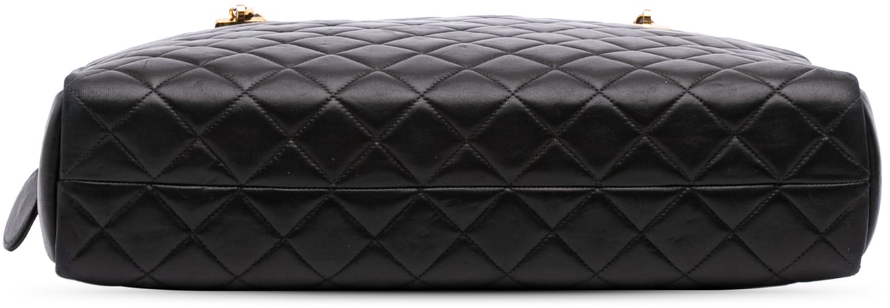 Chanel Quilted Lambskin Shoulder Bag Zwart