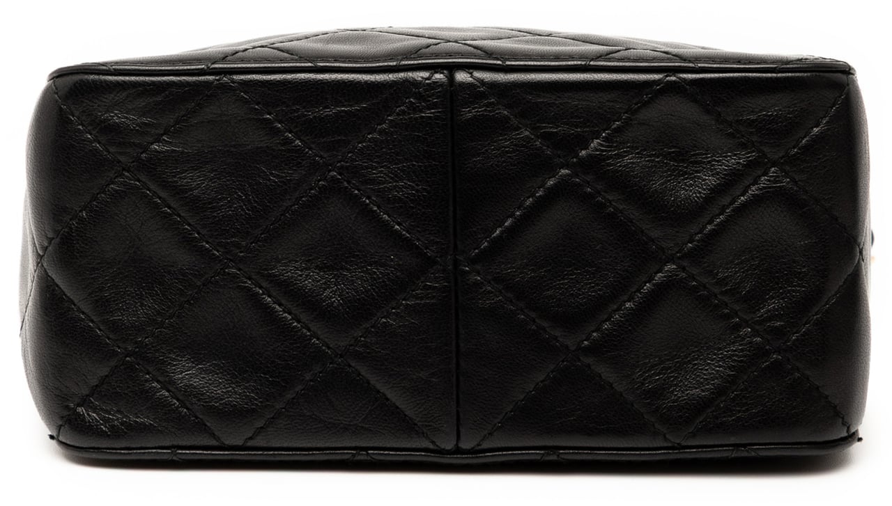 Chanel CC Quilted Lambskin Turnlock Handbag Zwart