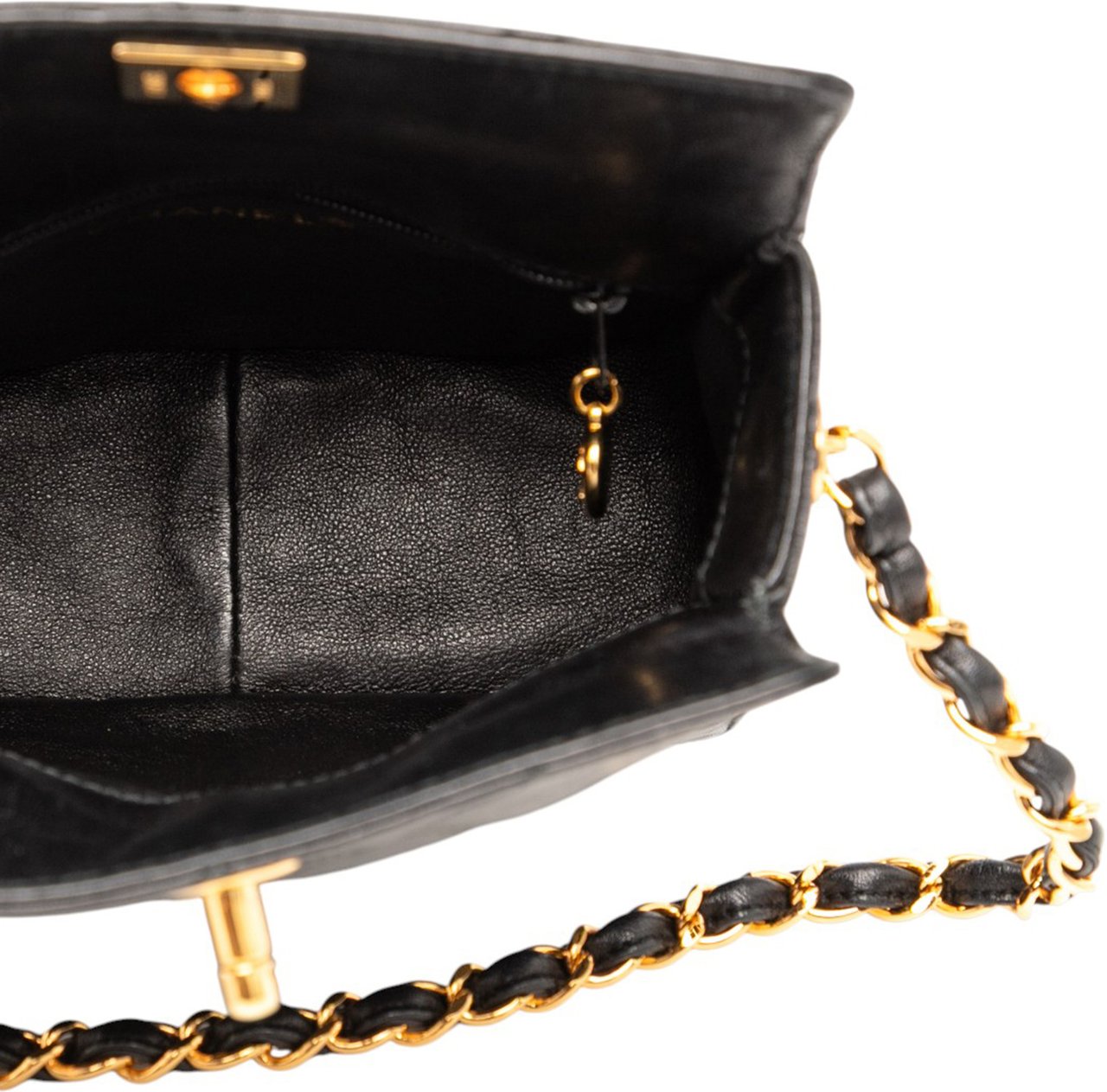 Chanel CC Quilted Lambskin Turnlock Handbag Zwart