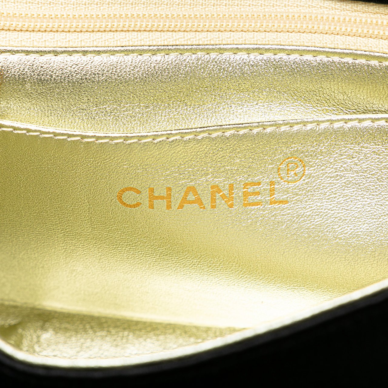 Chanel Satin Sequin Camellia Crossbody Zwart