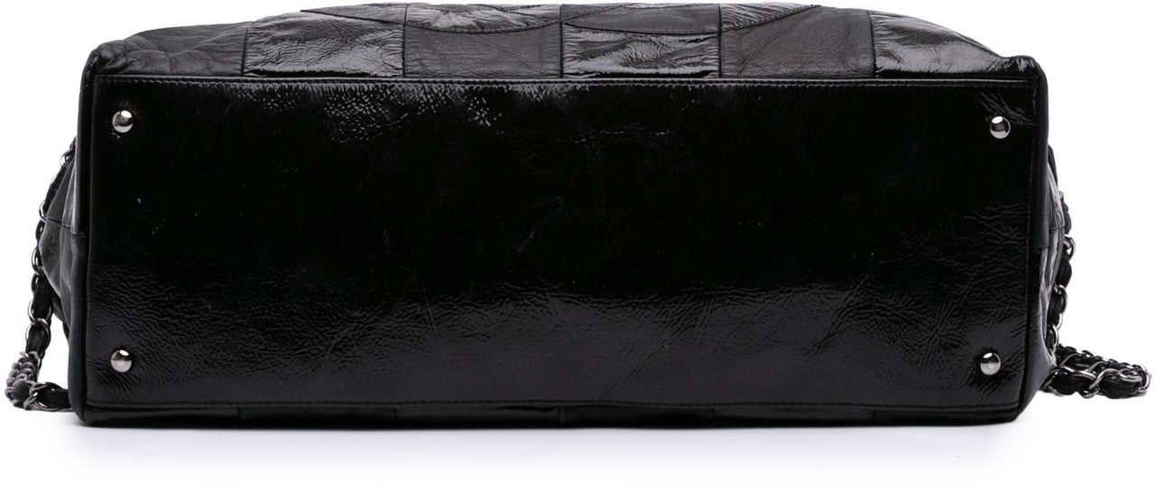 Chanel Lambskin and Patent Brooklyn Patchwork Hobo Bag Zwart