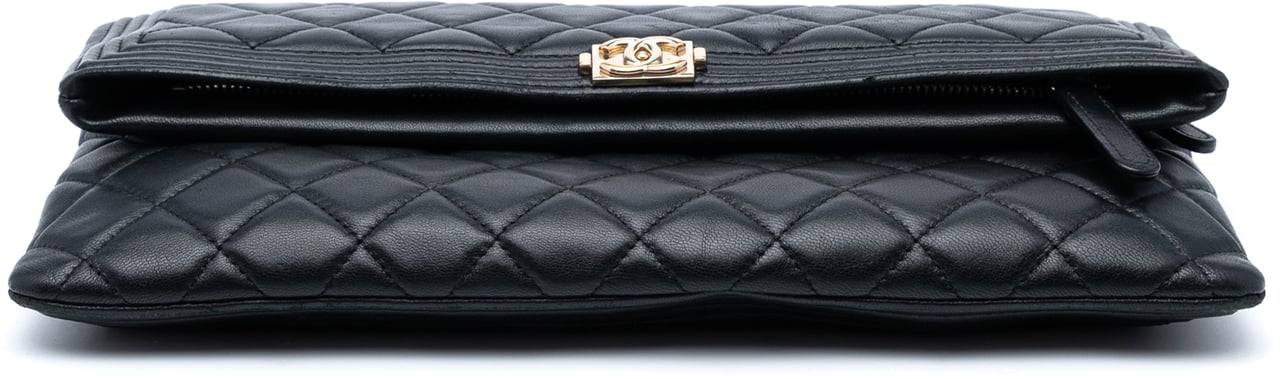 Chanel Quilted Lambskin Boy Foldover Clutch Zwart