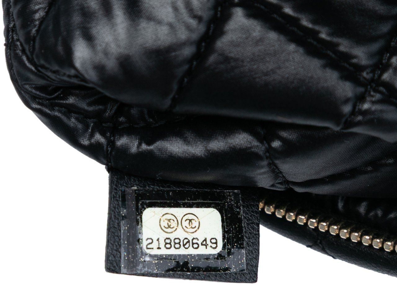 Chanel Quilted Lambskin Boy Foldover Clutch Zwart