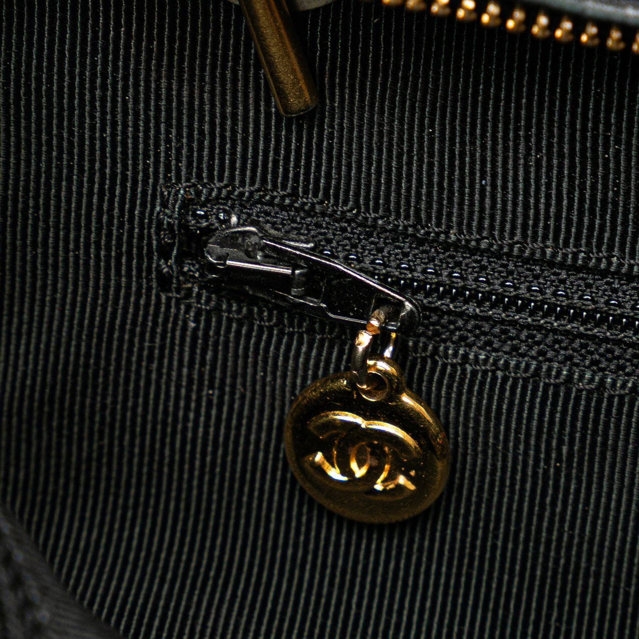 Chanel Triple CC Caviar Shoulder Bag Zwart