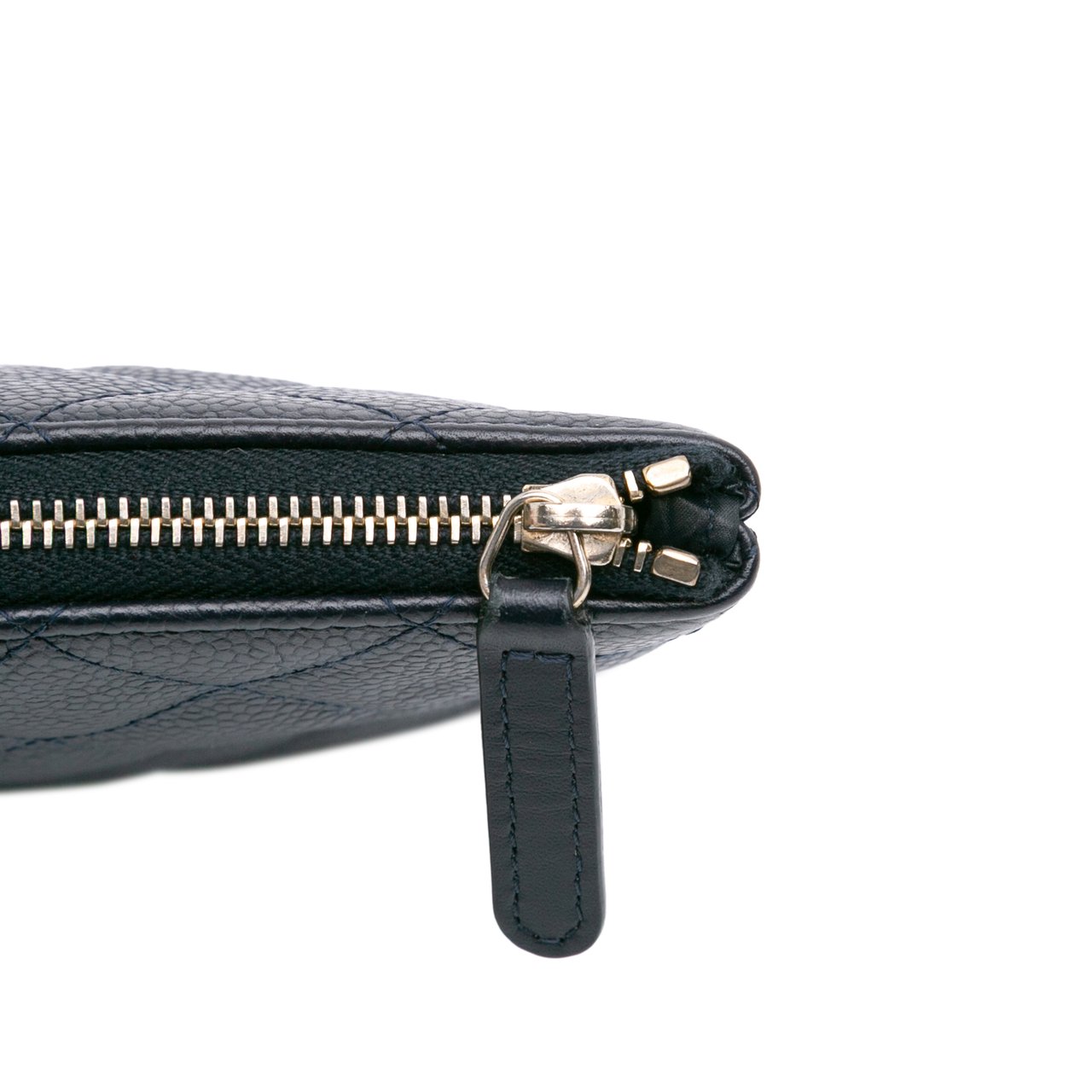 Chanel Medium Quilted Caviar O Case Clutch Blauw