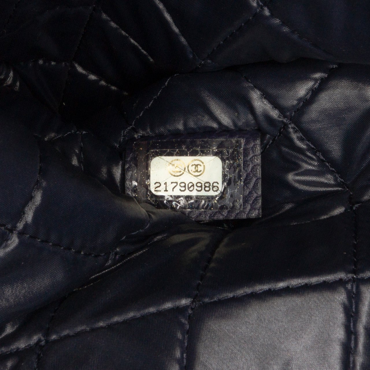 Chanel Medium Quilted Caviar O Case Clutch Blauw