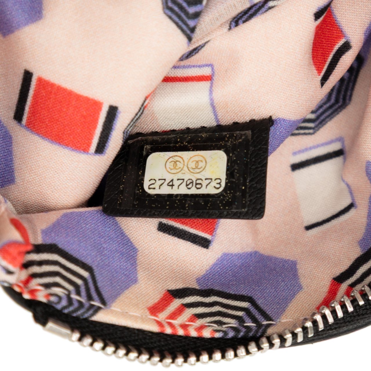 Chanel CC Grained Calfskin Zip Pouch Zwart