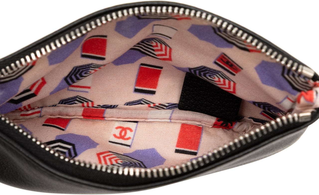 Chanel CC Grained Calfskin Zip Pouch Zwart