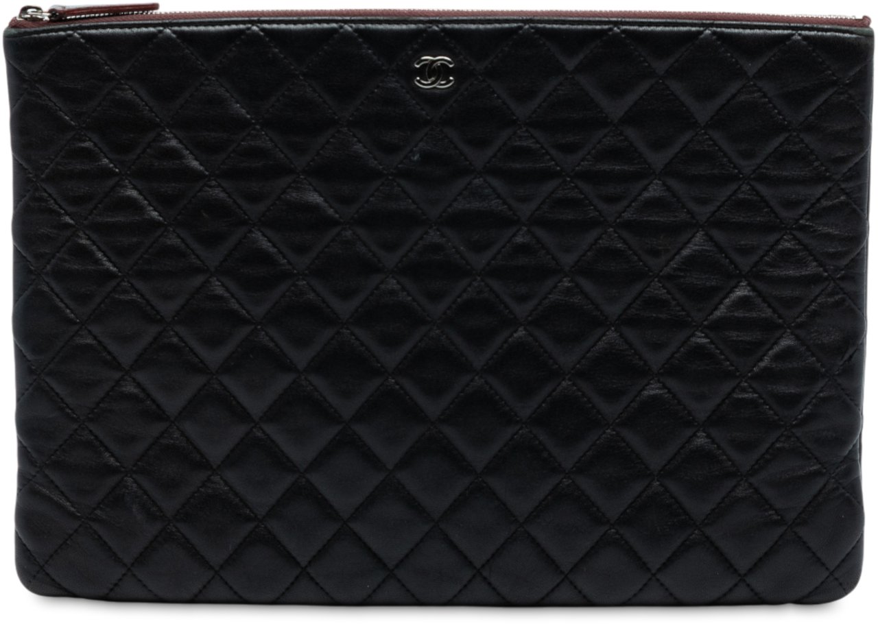 Chanel Large CC Quilted Lambskin O Case Clutch Zwart