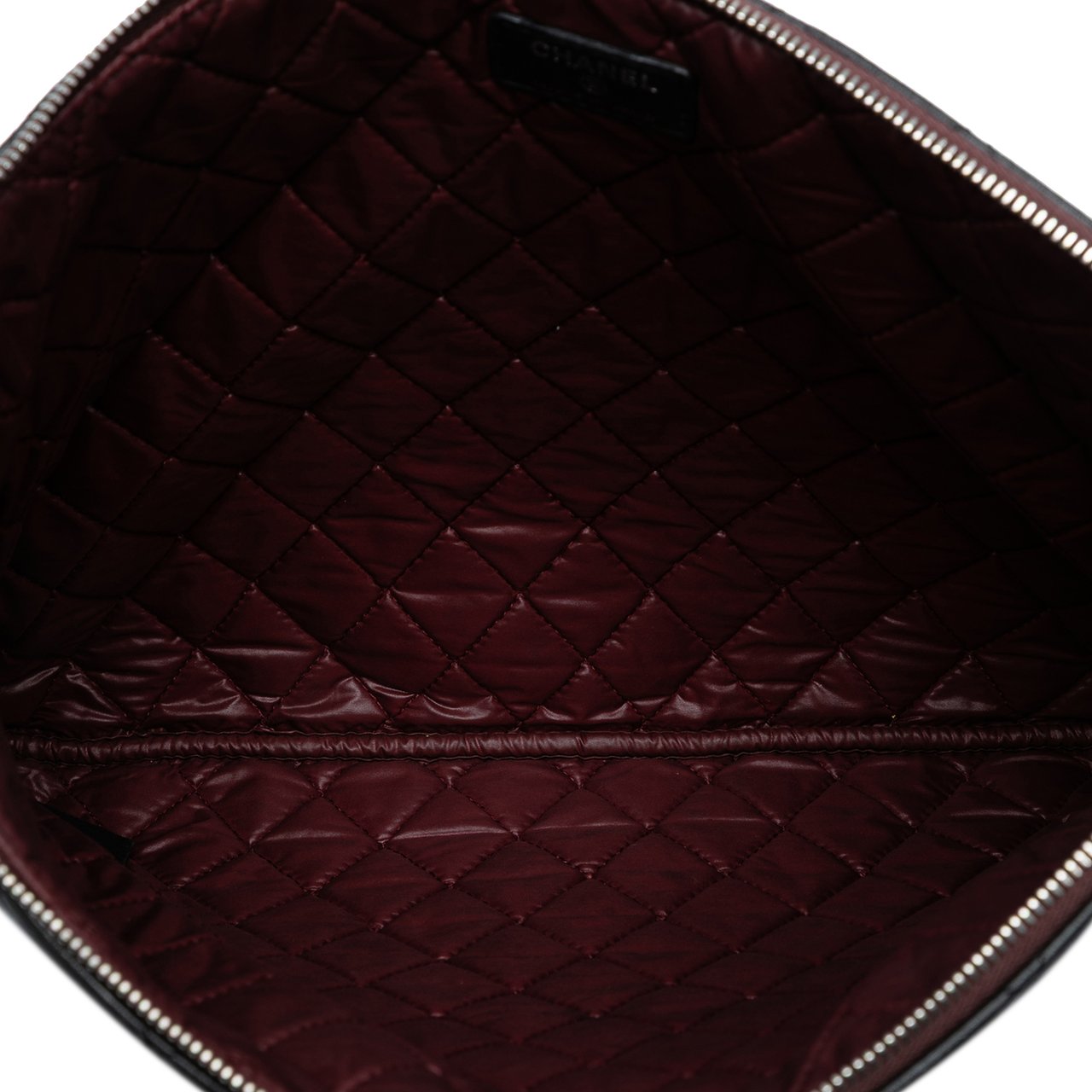 Chanel Large CC Quilted Lambskin O Case Clutch Zwart