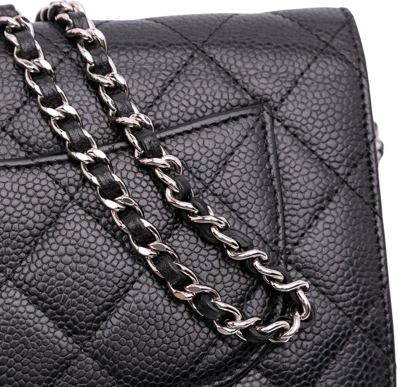 Chanel CC Quilted Caviar Wallet on Chain Zwart