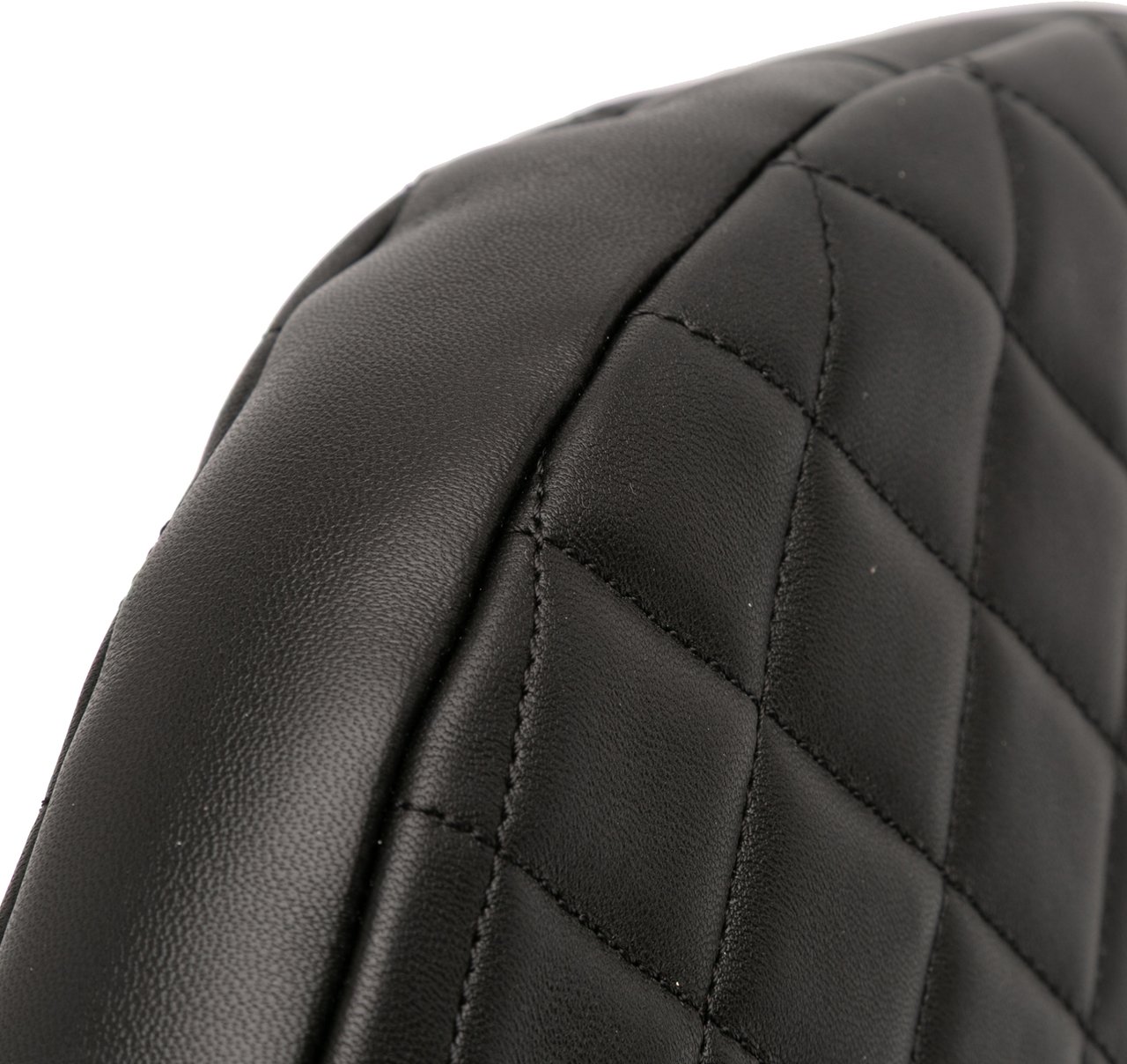 Chanel Quilted Lambskin All About Chains Hobo Zwart