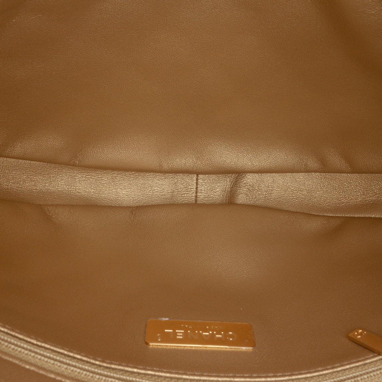 Chanel Quilted Lambskin All About Chains Hobo Zwart