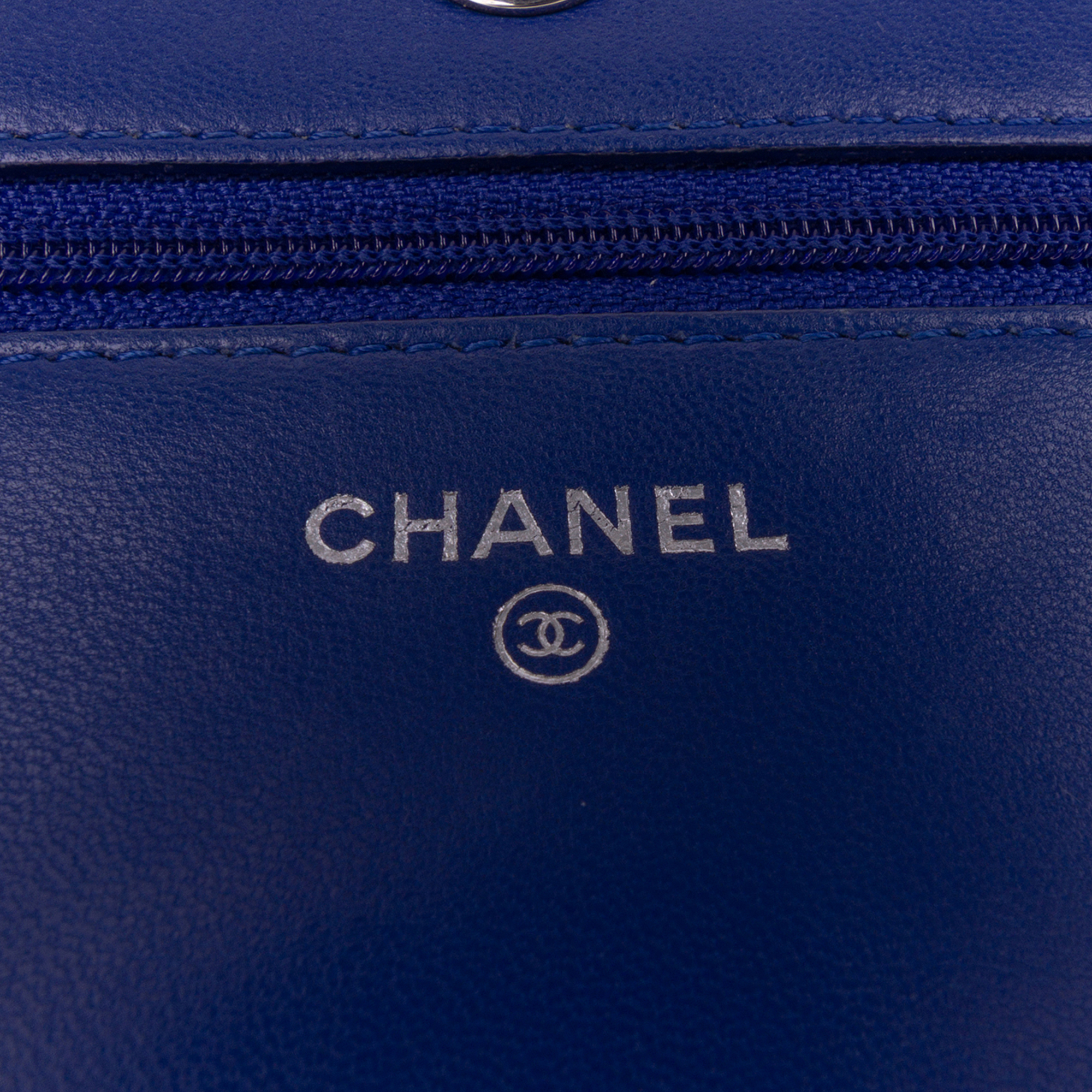 Chanel Quilted Boucle Tweed Charm Wallet On Chain Blauw