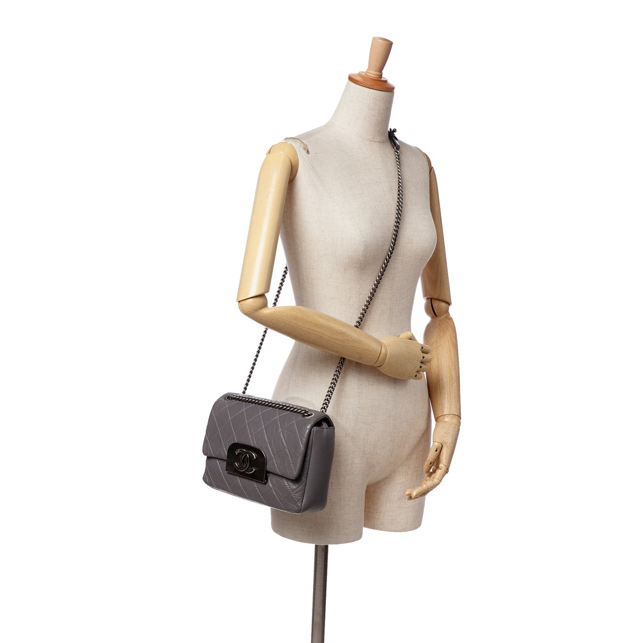 Chanel Quilted Aged Calfskin CC Square Flap Paars