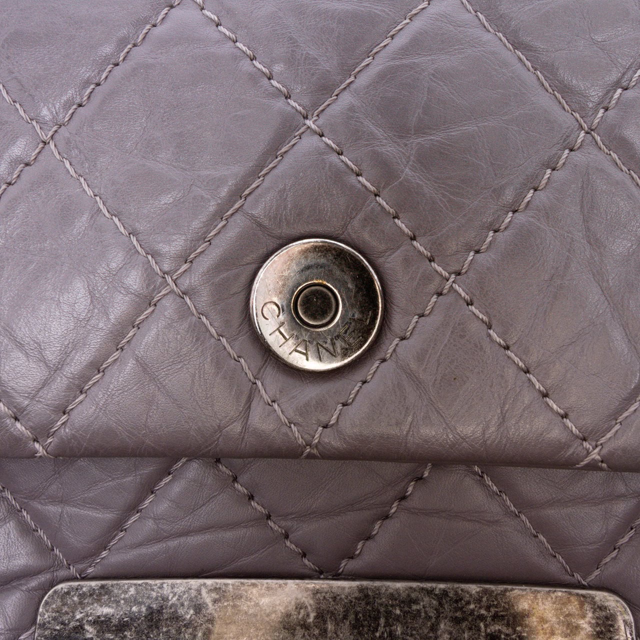 Chanel Quilted Aged Calfskin CC Square Flap Paars