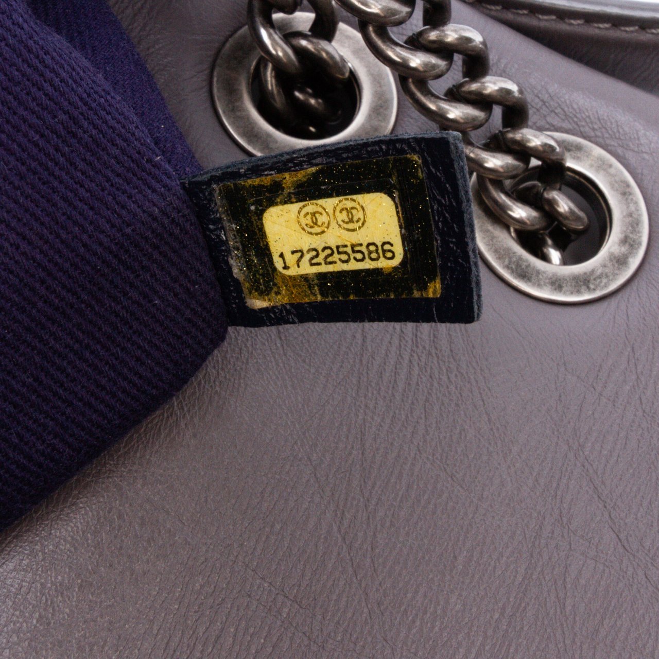 Chanel Quilted Aged Calfskin CC Square Flap Paars