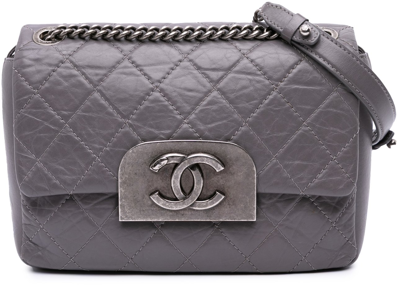 Chanel Quilted Aged Calfskin CC Square Flap Paars