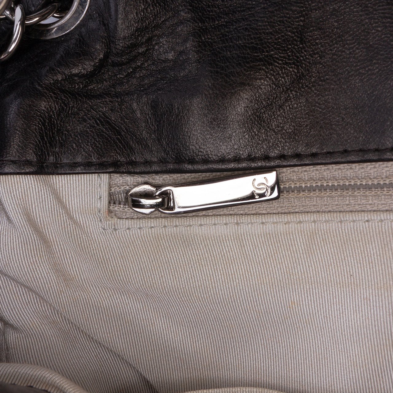 Chanel Quilted Lambskin Stravinsky Flap Zwart